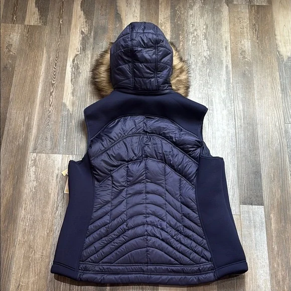 Michael Kors Navy Blue and Gold Quilted Vest with Fur Trim. NWT!! - Picture 6 of 6